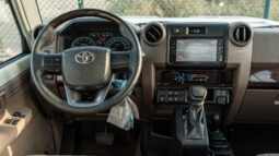 
										2025 Toyota Land Cruiser LC71 4.0L AT Petrol (White) Mid Option full									