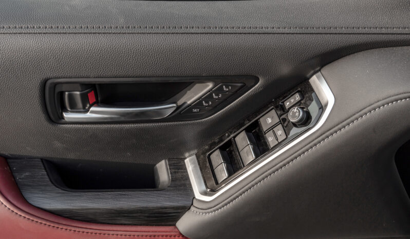 
								2025 Toyota Land Cruiser GR-Sport 3.5L AT Hybrid (White-Red) full									
