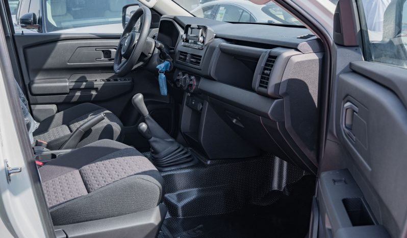 
2025 Mitsubishi L200 2.4L V4 Diesel DC 4×4 MT full									