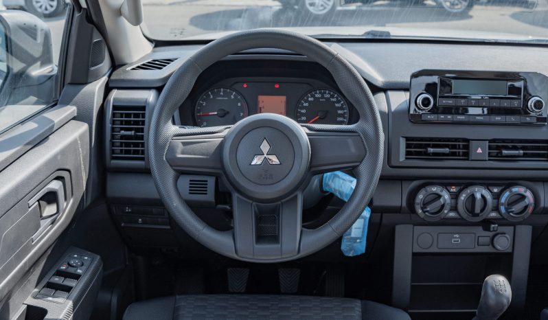 
2025 Mitsubishi L200 2.4L V4 Diesel DC 4×4 MT full									