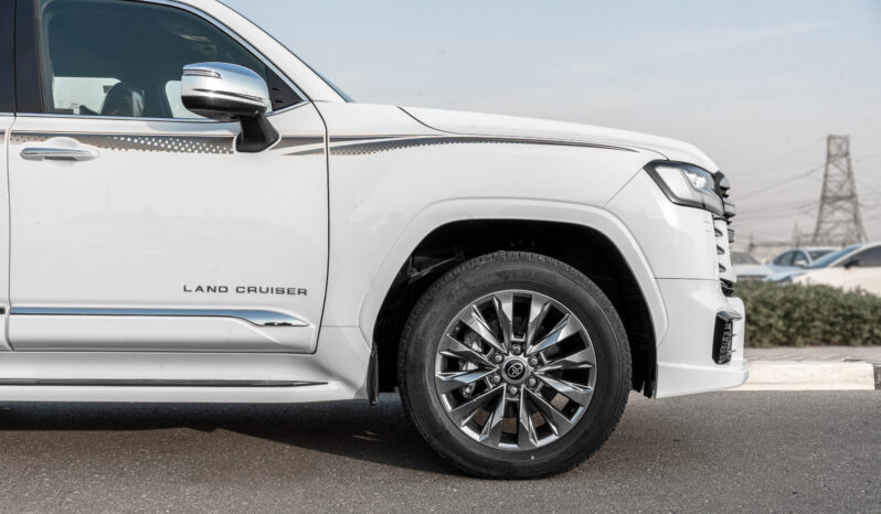 
								2026 Toyota Land Cruiser VXR 3.5L AT Petrol (White-Red) Omani full									