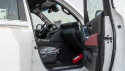 
										2026 Toyota Land Cruiser VXR 3.5L AT Petrol (White-Red) Omani full									