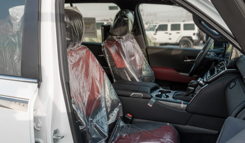 
								2026 Toyota Land Cruiser VXR 3.5L AT Petrol (White-Red) Omani full									