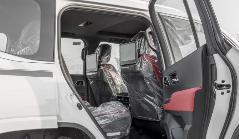 
								2026 Toyota Land Cruiser VXR 3.5L AT Petrol (White-Red) Omani full									
