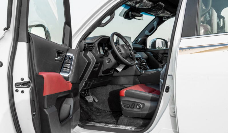 
								2026 Toyota Land Cruiser VXR 3.5L AT Petrol (White-Red) Omani full									