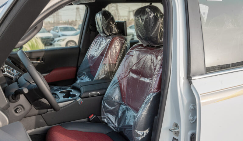 
								2026 Toyota Land Cruiser VXR 3.5L AT Petrol (White-Red) Omani full									