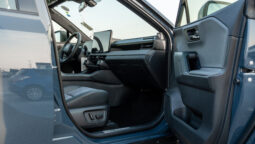 
										2026 Toyota Rav4 XSE 2.5L AT Hybrid (Blue-Black) full									