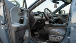 
										2026 Toyota Rav4 XSE 2.5L AT Hybrid (Blue-Black) full									