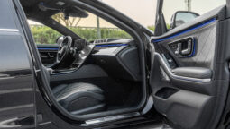 
										2025 Mercedes Benz S 580 4Matic 4.0L AT Petrol (Black-Black) full									