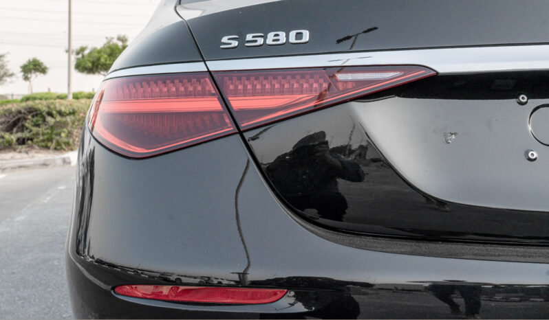 
								2025 Mercedes Benz S 580 4Matic 4.0L AT Petrol (Black-Black) full									