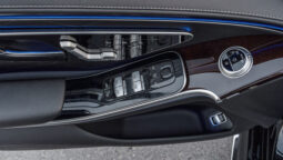 
										2025 Mercedes Benz S 580 4Matic 4.0L AT Petrol (Black-Black) full									