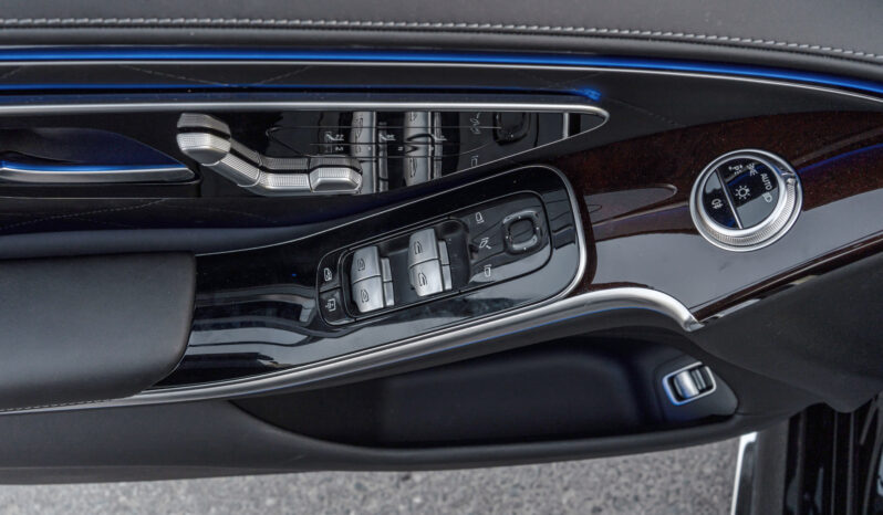 
								2025 Mercedes Benz S 580 4Matic 4.0L AT Petrol (Black-Black) full									