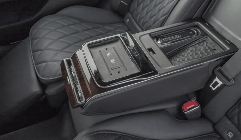 
								2025 Mercedes Benz S 580 4Matic 4.0L AT Petrol (Black-Black) full									