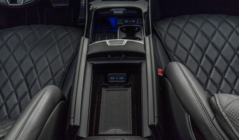 
								2025 Mercedes Benz S 580 4Matic 4.0L AT Petrol (Black-Black) full									