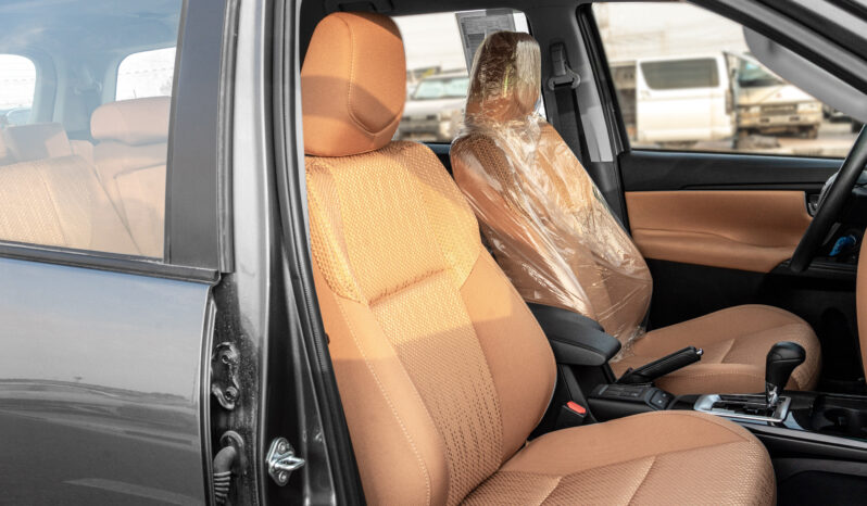 
								2026 Totota Fortuner GX 2.7L AT Petrol (Gray-Tan) RWD full									
