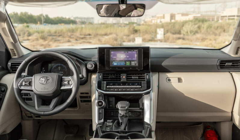 
								2026 Toyota Land Cruiser GXR 3.3L AT Diesel (White-Beige) Basic full									