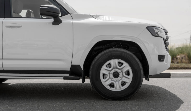 
								2026 Toyota Land Cruiser GXR 3.3L AT Diesel (White-Beige) Basic full									
