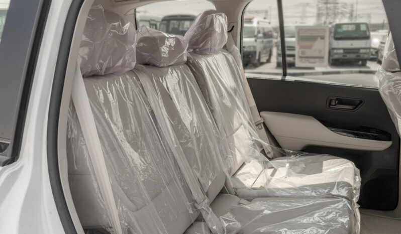 
								2026 Toyota Land Cruiser GXR 3.3L AT Diesel (White-Beige) Basic full									
