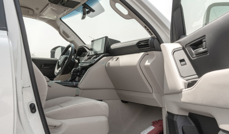 
								2026 Toyota Land Cruiser GXR 3.3L AT Diesel (White-Beige) Basic full									