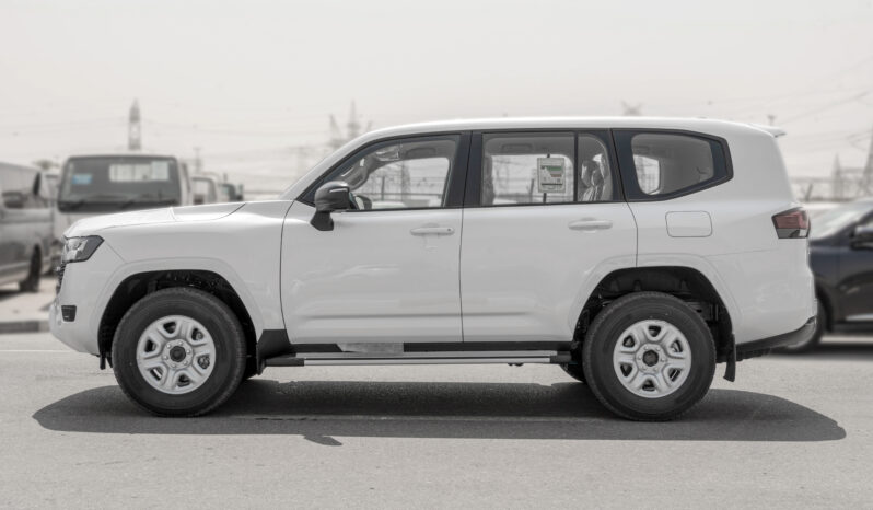 
								2026 Toyota Land Cruiser GXR 3.3L AT Diesel (White-Beige) Basic full									