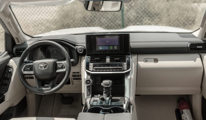 
								2026 Toyota Land Cruiser GXR 3.3L AT Diesel (White-Beige) Basic full									