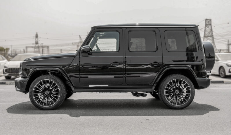 
								2026 Mercedes-Benz AMG G 63 4.0L AT Petrol (Black-Brown) full									