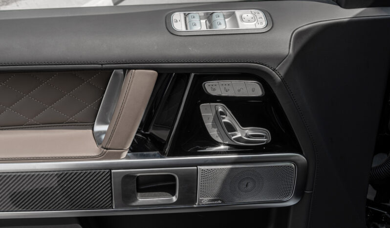 
								2026 Mercedes-Benz AMG G 63 4.0L AT Petrol (Black-Brown) full									