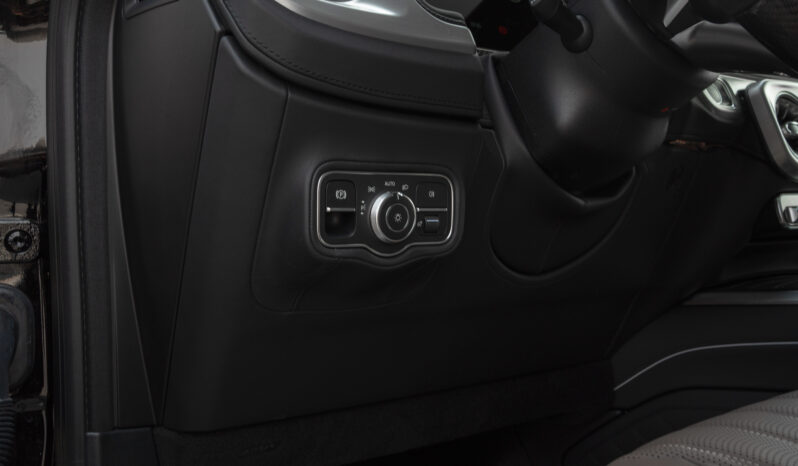 
								2026 Mercedes-Benz AMG G 63 4.0L AT Petrol (Black-Brown) full									