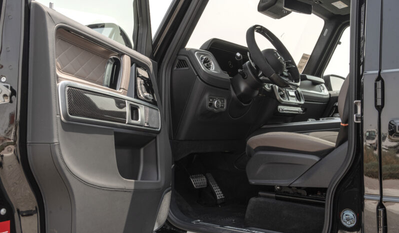 
								2026 Mercedes-Benz AMG G 63 4.0L AT Petrol (Black-Brown) full									