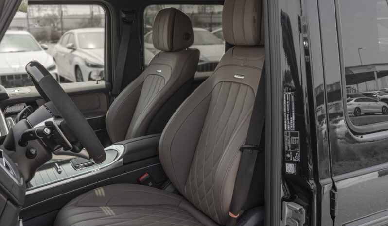 
								2026 Mercedes-Benz AMG G 63 4.0L AT Petrol (Black-Brown) full									