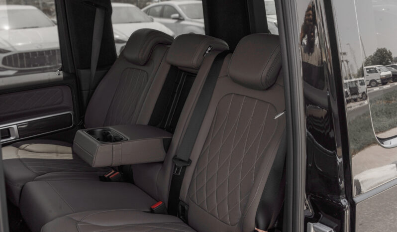 
								2026 Mercedes-Benz AMG G 63 4.0L AT Petrol (Black-Brown) full									