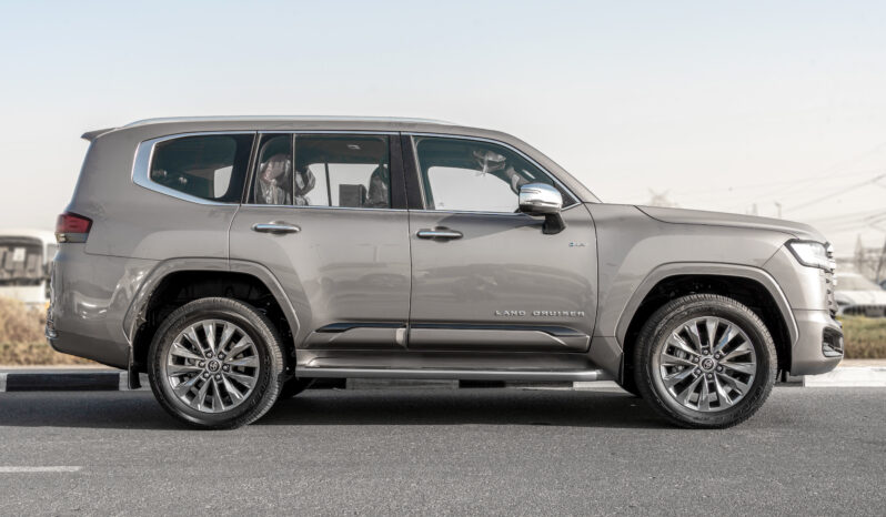 
								2026 Toyota Land Cruiser VXR 3.5L AT Hybrid (Bronze-Red) full									