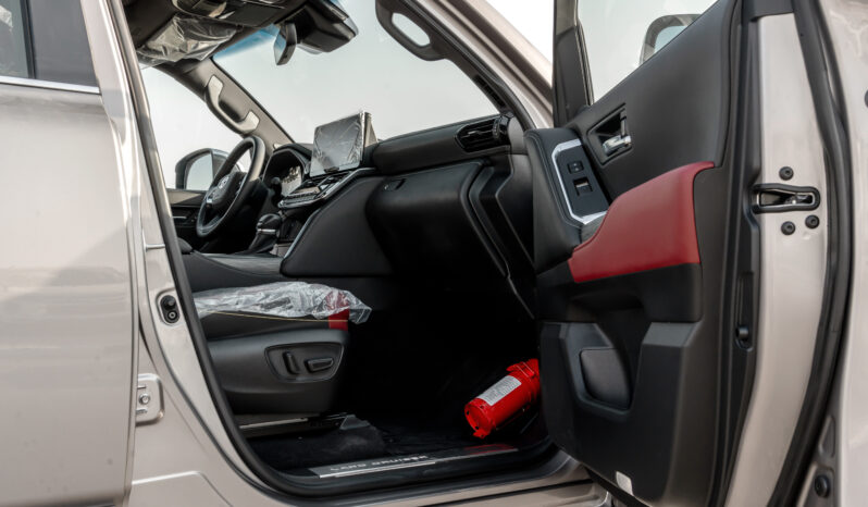 
								2026 Toyota Land Cruiser VXR 3.5L AT Hybrid (Bronze-Red) full									