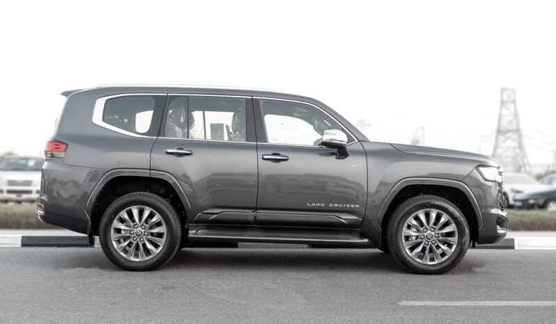 
								2026 Toyota Land Cruiser VXR 3.5L AT Hybrid (Gray-Red) full									
