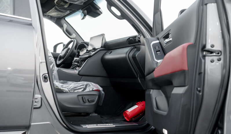 
								2026 Toyota Land Cruiser VXR 3.5L AT Hybrid (Gray-Red) full									