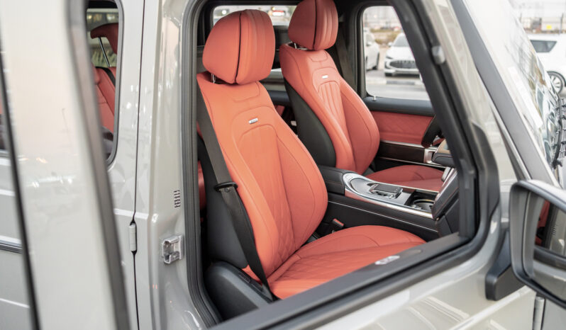 
								2027 Mercedes-Benz AMG G 63 4.0L AT Petrol (Carbon In & Out) full									
