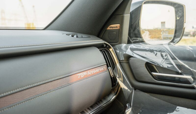
								2027 Nissan Patrol 3.5L AT Petrol 75th Anniversary (Black-Brown) full									