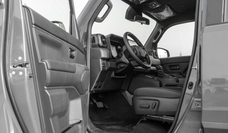 
								2027 Toyota Land Cruiser FJ 2.7L AT Petrol (Gray-Black) full									