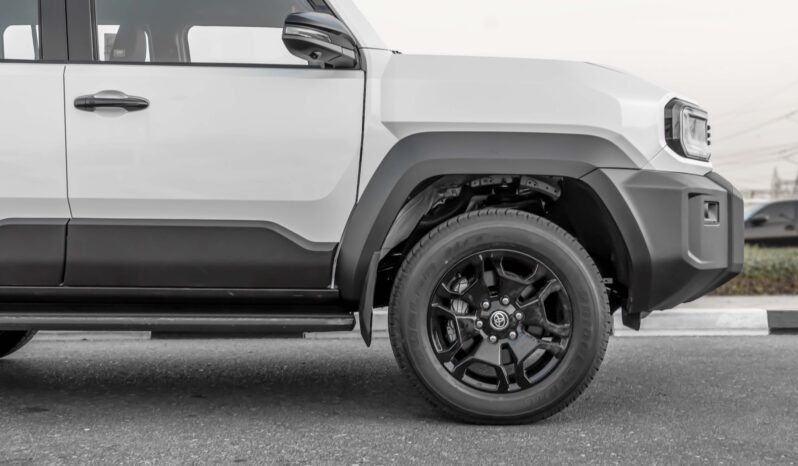 
								2027 Toyota Land Cruiser FJ 2.7L AT Petrol (White-Black) full									