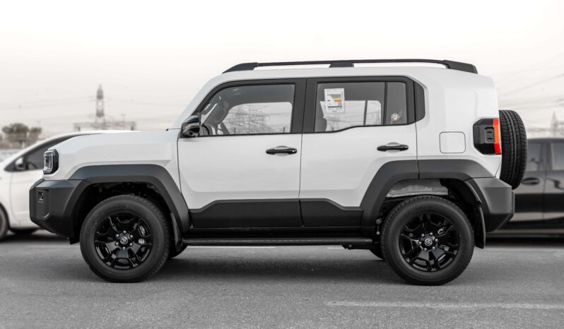 
								2027 Toyota Land Cruiser FJ 2.7L AT Petrol (White-Black) full									