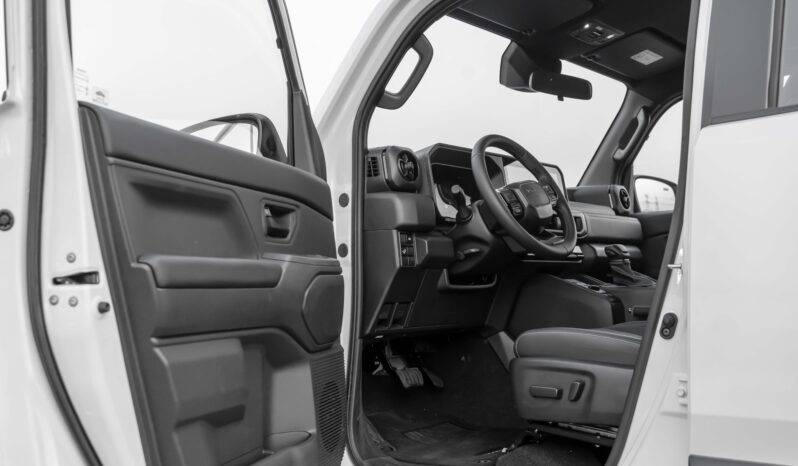 
								2027 Toyota Land Cruiser FJ 2.7L AT Petrol (White-Black) full									