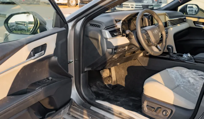 
2026 Toyota Camry LE 2.5L AT Hybrid (Gray) full									