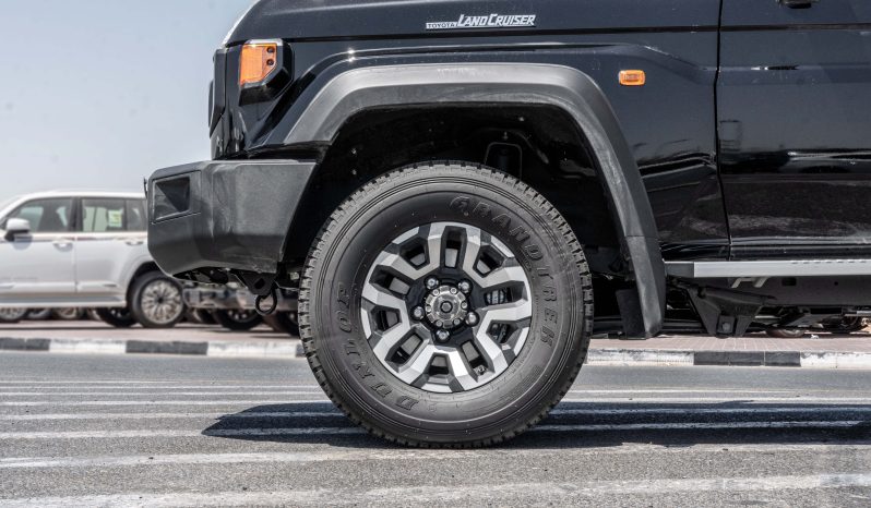 
2026 Toyota Land Cruiser LC 76 2.8L AT Diesel (Black-Brown) full									