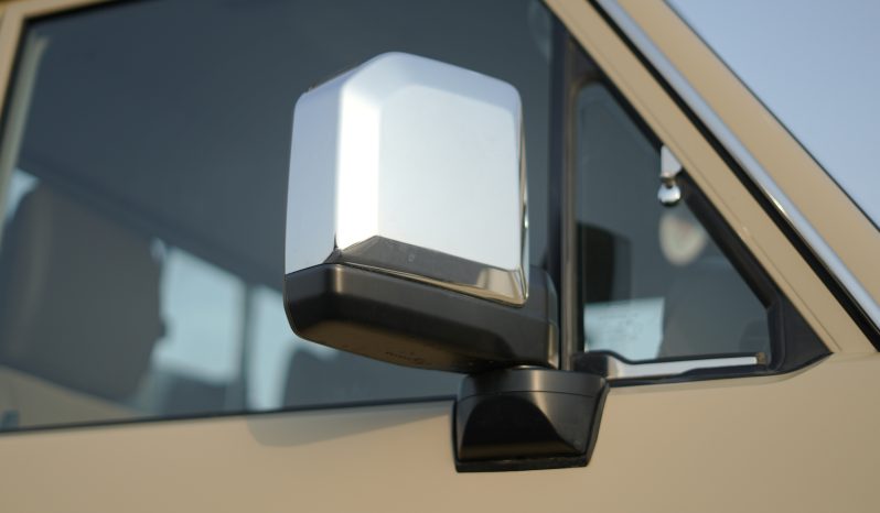 
								2025 Toyota Land Cruiser LC 79 4.0L AT Petrol Basic (Beige) full									