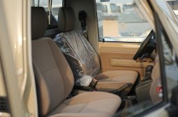 
										2025 Toyota Land Cruiser LC 79 4.0L AT Petrol Basic (Beige) full									