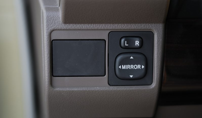 
								2025 Toyota Land Cruiser LC 79 4.0L AT Petrol Basic (Beige) full									