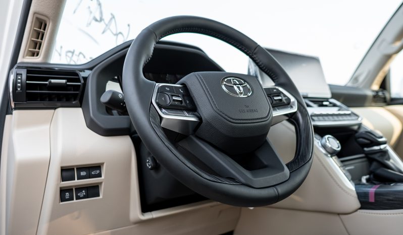 
2026 Toyota Land Cruiser VXR 3.5L AT Hybrid (Black) full									