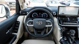 
2026 Toyota Land Cruiser VXR 3.5L AT Hybrid (Black) full									