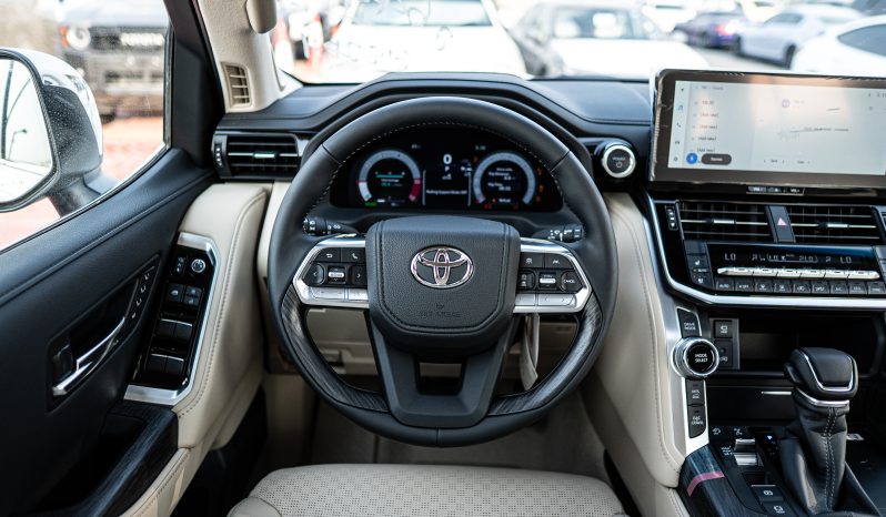 
								2026 Toyota Land Cruiser 300 VXR 3.5L AT Hybrid full									