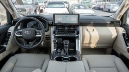 
2026 Toyota Land Cruiser VXR 3.5L AT Hybrid (Black) full									
